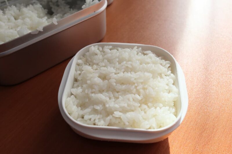 マーナ 極 冷凍ごはん容器にお米を入れた状態